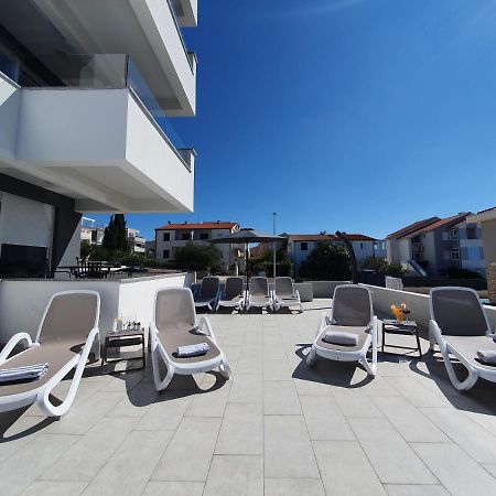 Seahorse Luxury Apartment With Pool And Sea View Новаля Екстериор снимка