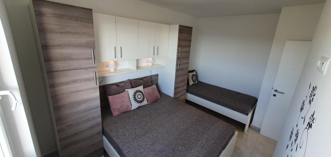 Seahorse Luxury Apartment With Pool And Sea View Новаля Екстериор снимка