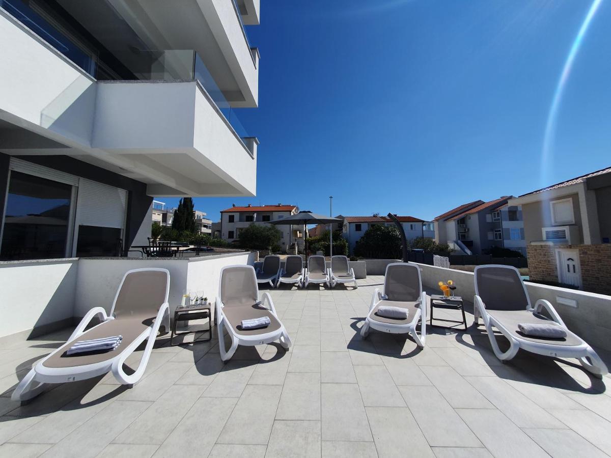 Seahorse Luxury Apartment With Pool And Sea View Новаля Екстериор снимка