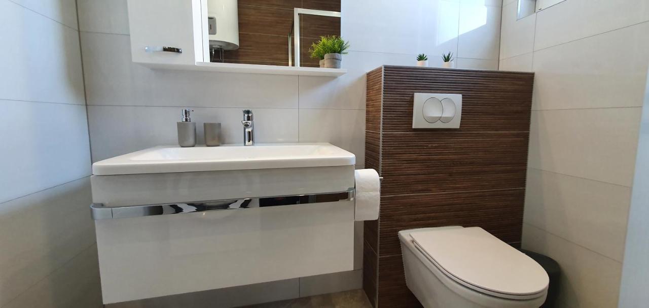 Seahorse Luxury Apartment With Pool And Sea View Новаля Екстериор снимка