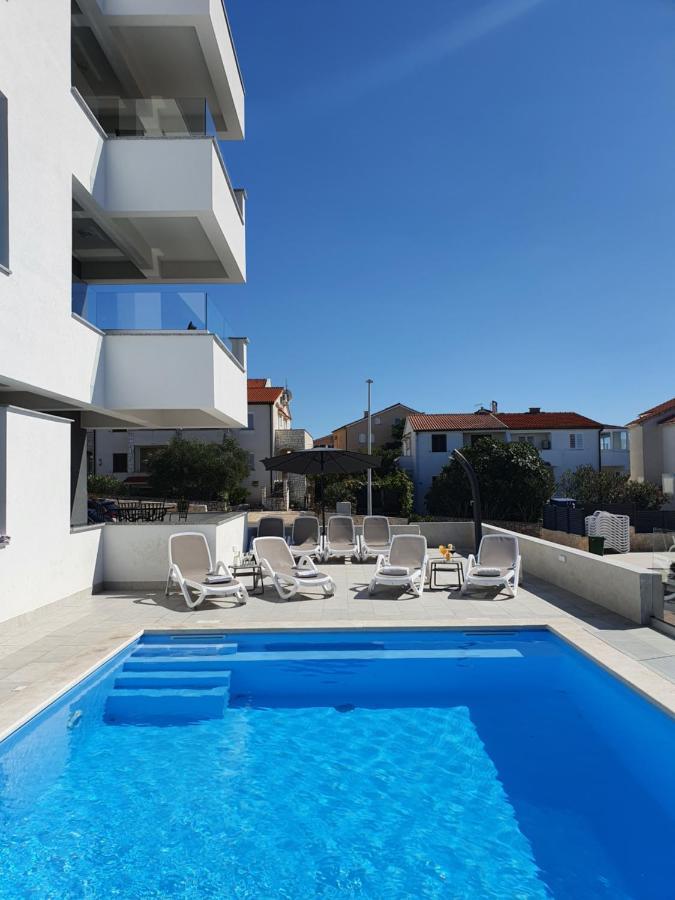 Seahorse Luxury Apartment With Pool And Sea View Новаля Екстериор снимка