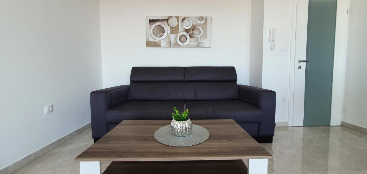 Seahorse Luxury Apartment With Pool And Sea View Новаля Екстериор снимка