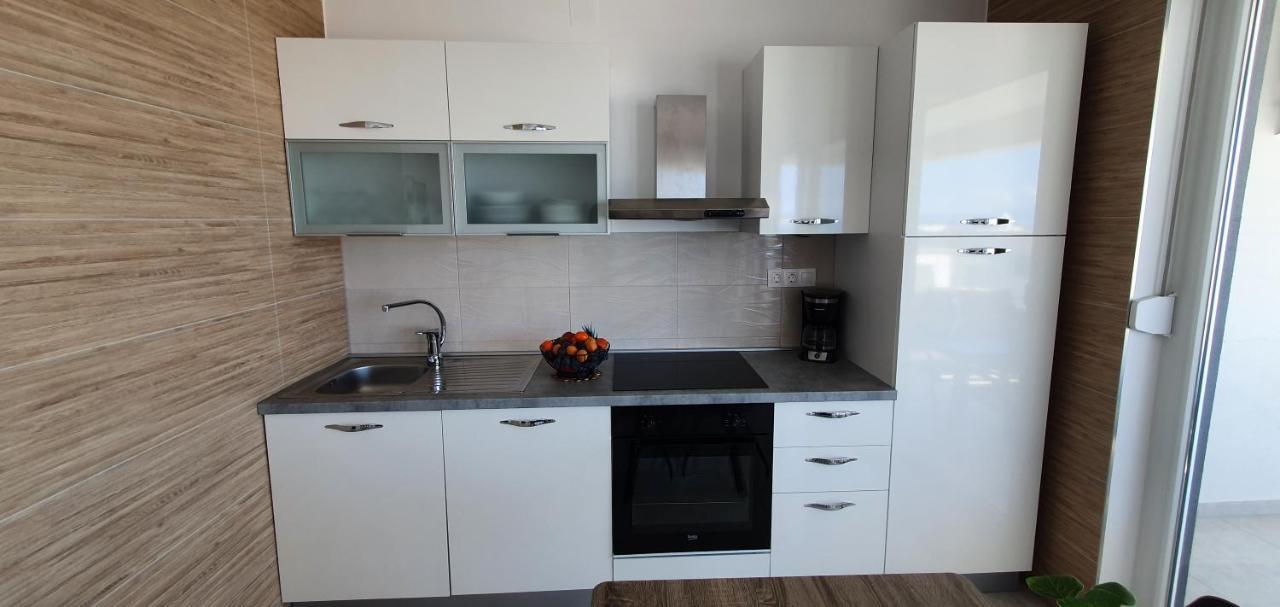 Seahorse Luxury Apartment With Pool And Sea View Новаля Екстериор снимка
